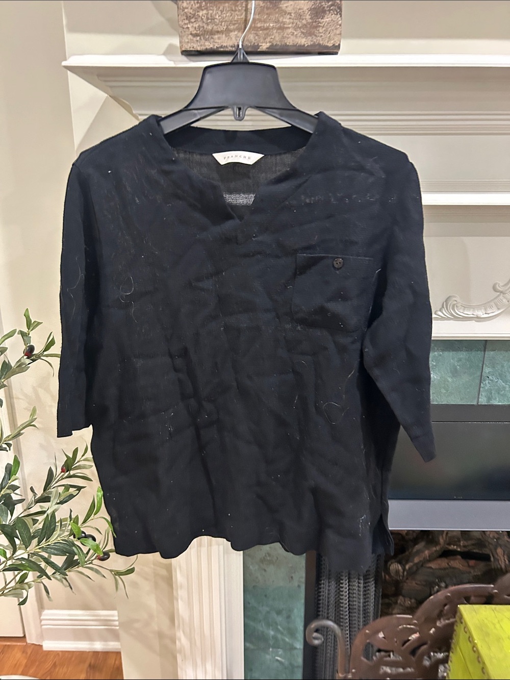 Women’s Black V-Neck Linen-Blend Blouse